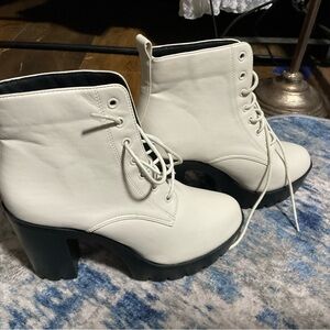 Classic off-White Lace-Up Women's Platform Ankle Boots